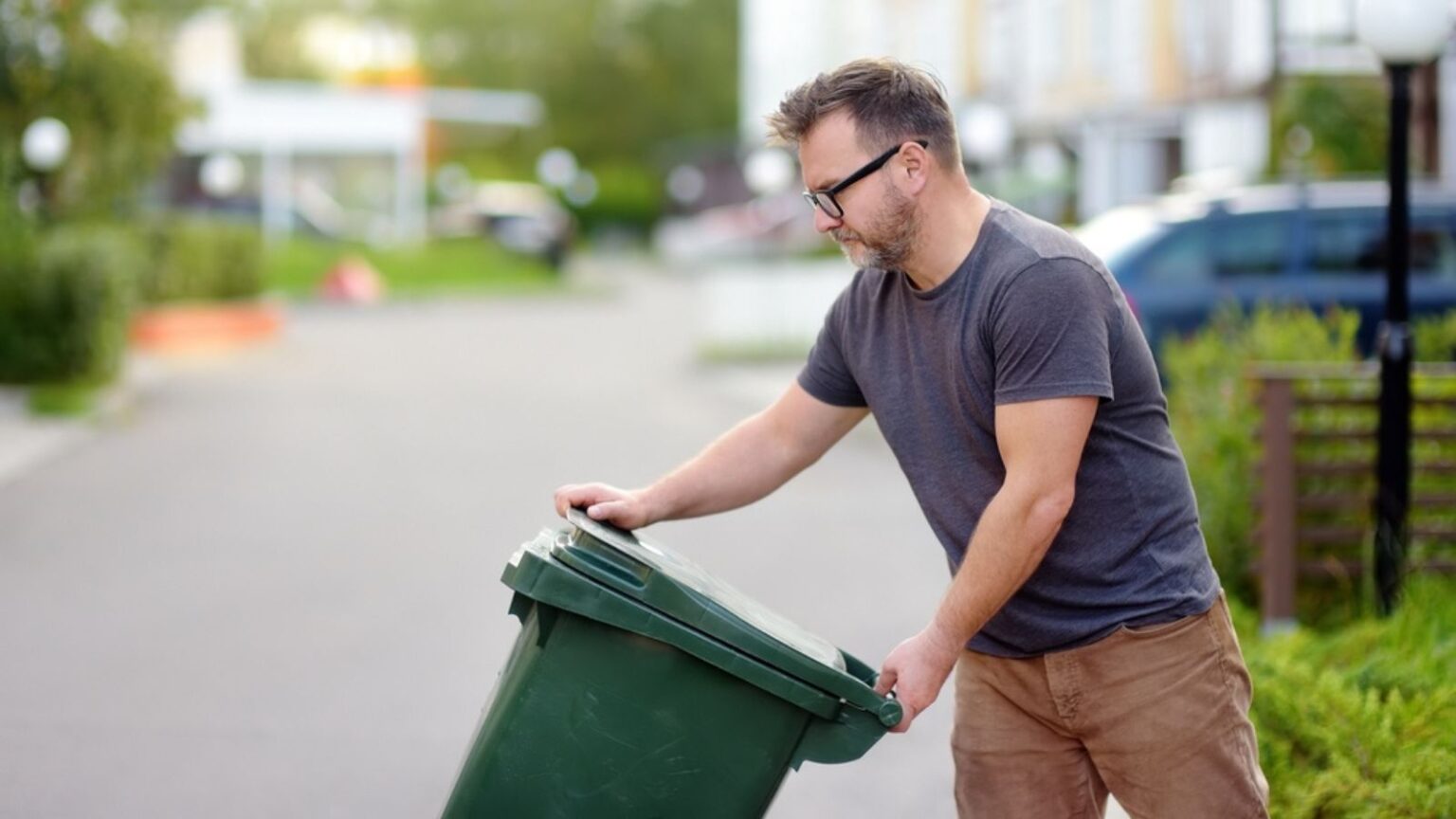 Refuse Neighbor 11 Easy Ways to Bring Blessings to Your Neighbor Today ...